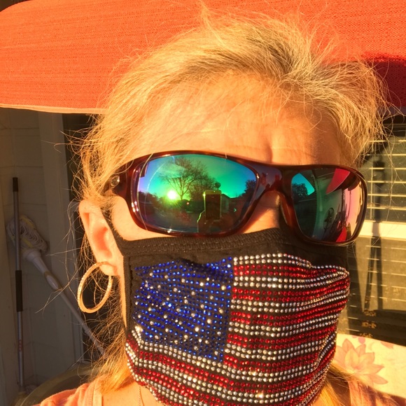 Very Blingy and Patriotic mask - Picture 5 of 6